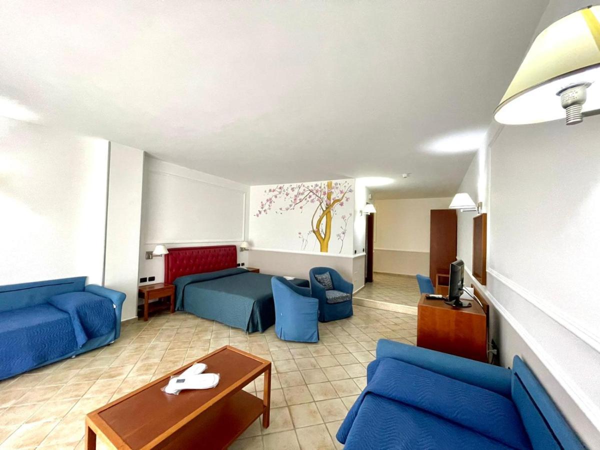Hotel Gli Dei à Pouzzoles Extérieur photo